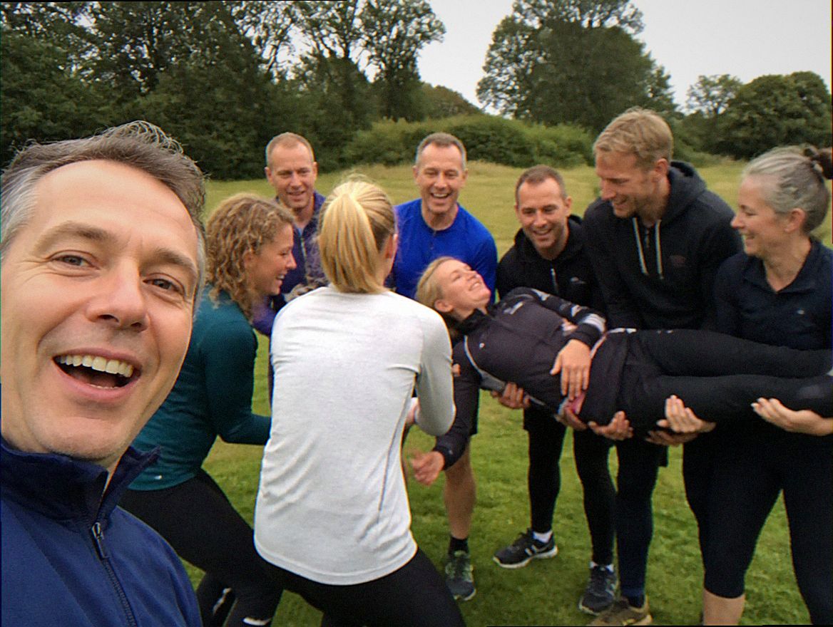 Team tijdens een actieve groepsactiviteit
